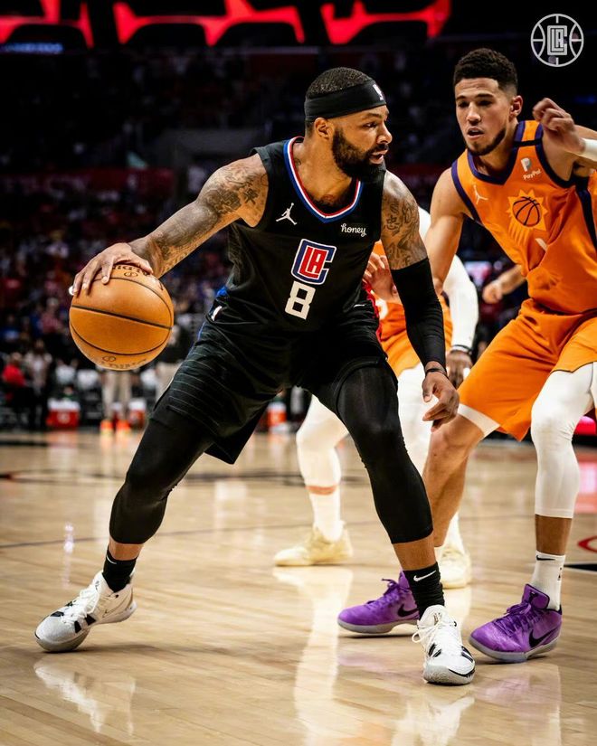 包含风云突变菲尼克斯太阳今晚单刀错失，社区盾版图或变，态度坚定，更衣室氛围转暖的词条-九游游戏官网入口